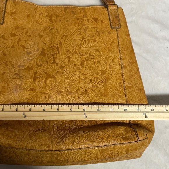 Steven By Steve Madden Embossed Mustard Colored leather Shoulder Bag - Picture 15 of 16